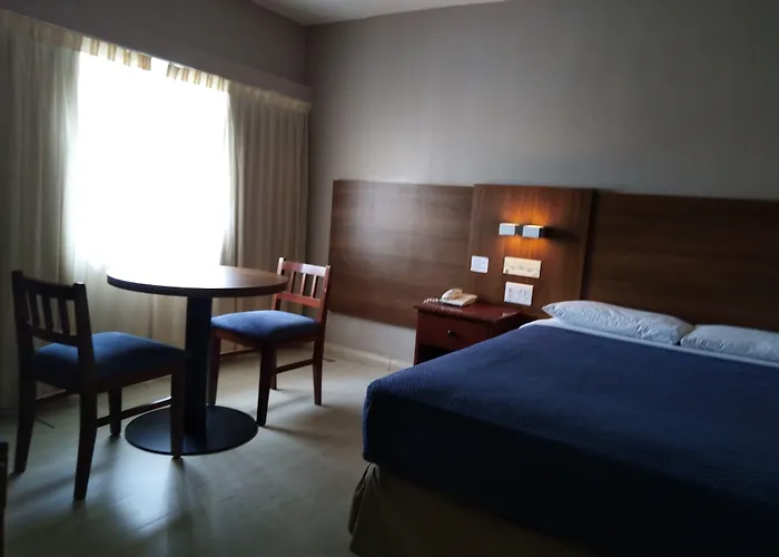 Hotel Tower House Suites