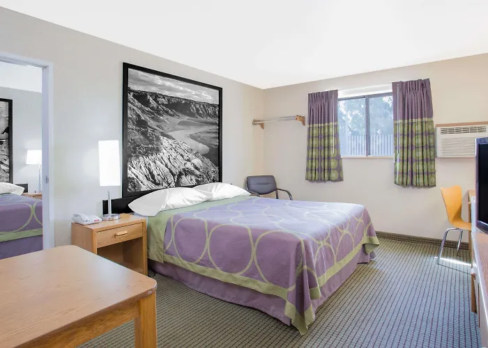 Super 8 By Wyndham Havre