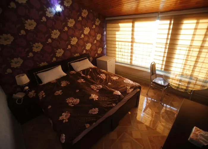 Isra Hotel