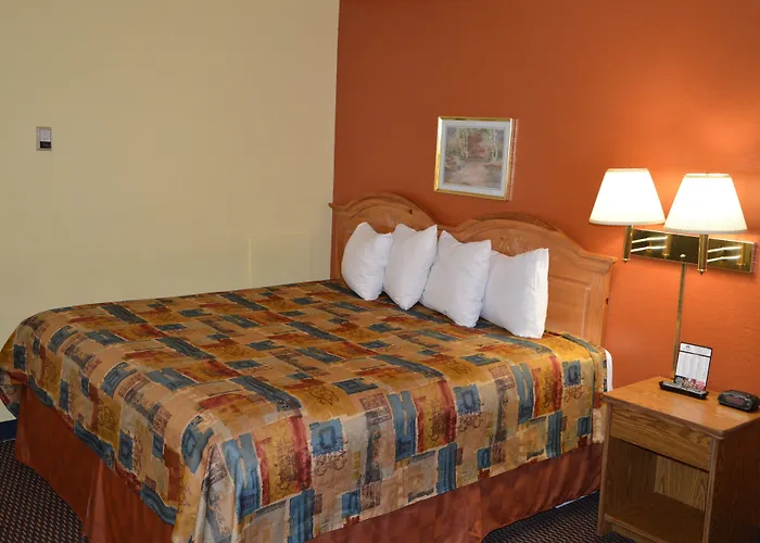 Burnsville Inn & Suites