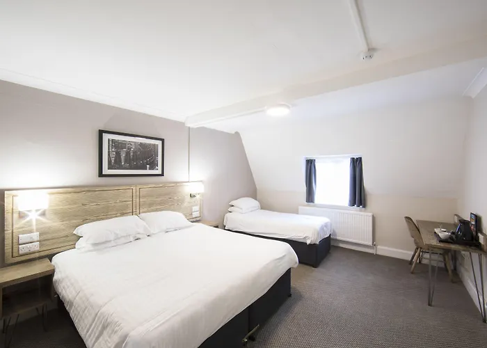 Half Moon, Sherborne By Marston'S Inns