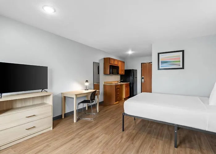 Birch Hill Suites Clarksville-Louisville North