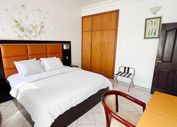 Cata Apartment Hotel And Spa