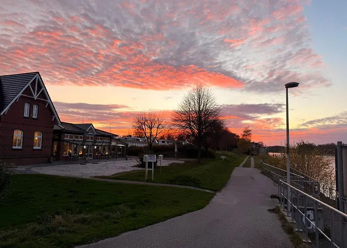 Kanal-Haus "Das Gaestehaus Direkt Am Nord-Ostsee-Kanal"