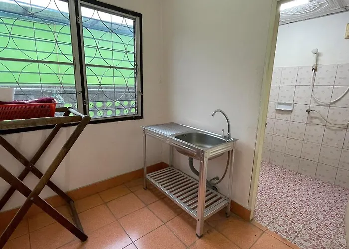 Thaen Thong Hotel