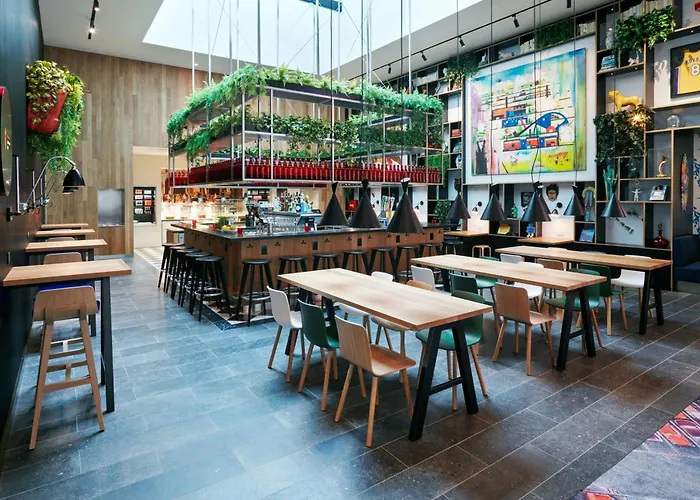 citizenM Los Angeles Downtown