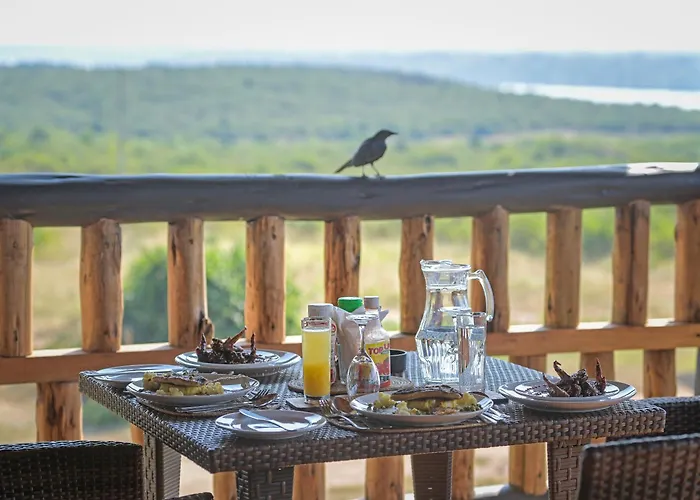 Enshama Game Lodge And Campsite