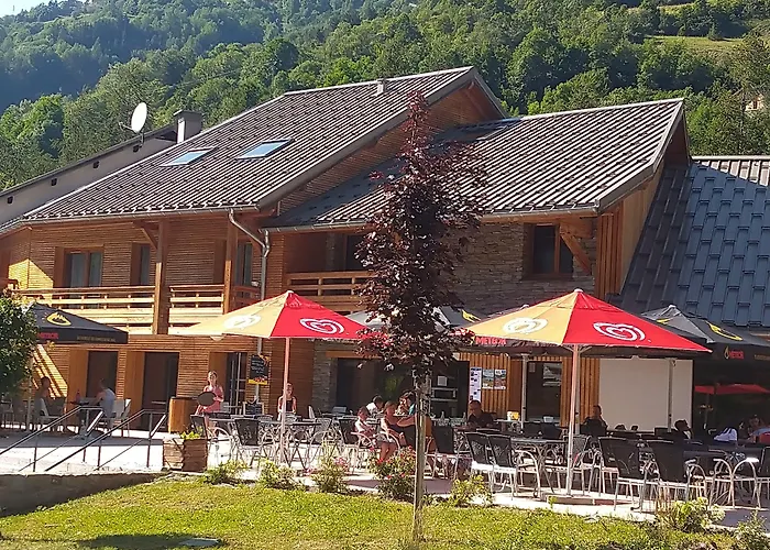 Hôtel et Camping O2 Orcières Outdoor Area