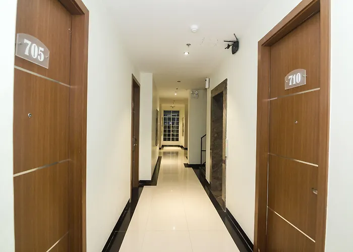 Blitz Hotel Batam Centre