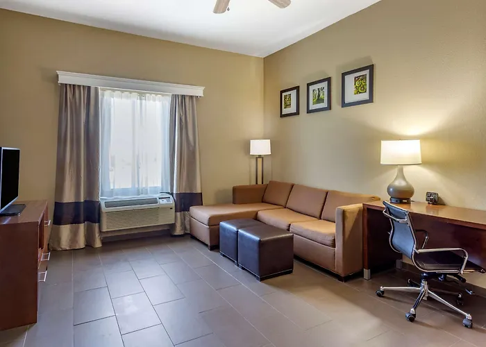 Comfort Suites Batesville
