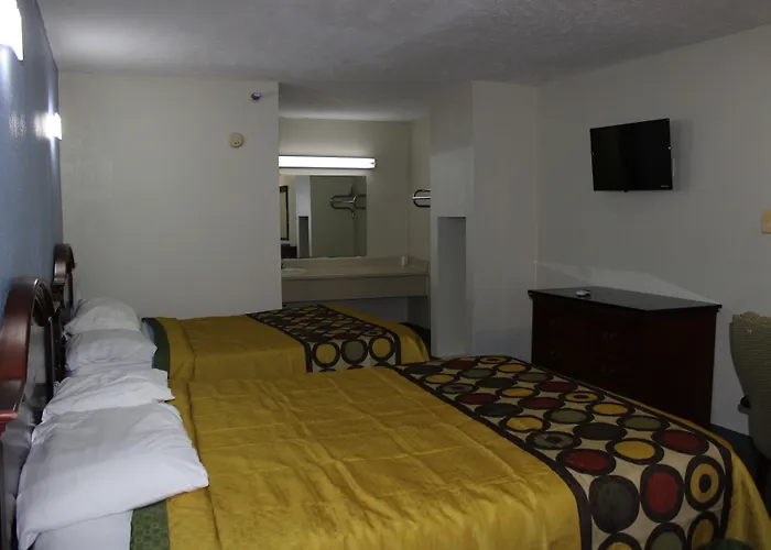 Relax Inn Canton