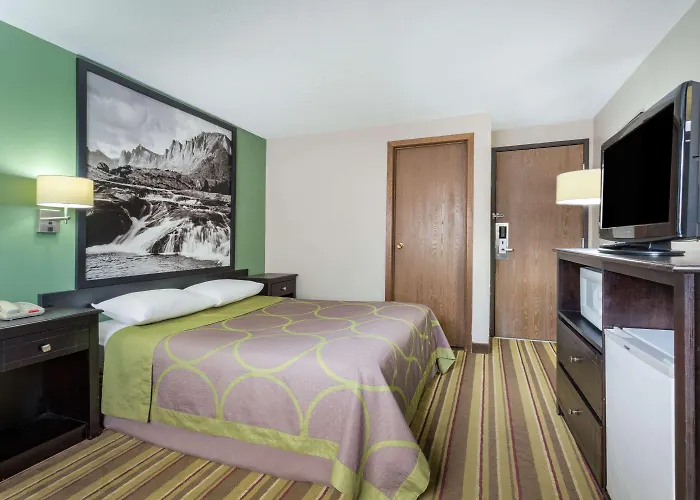Super 8 By Wyndham Green River
