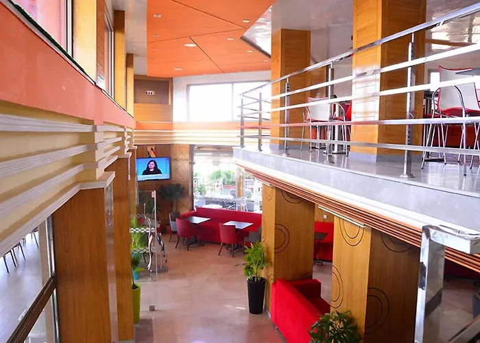 Hôtel Hadaik Ain Asserdoune