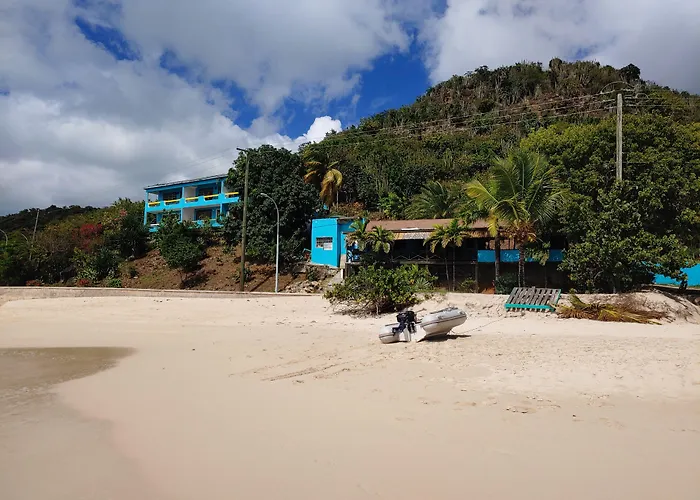 Orrie'S Beach Bar And Hotel