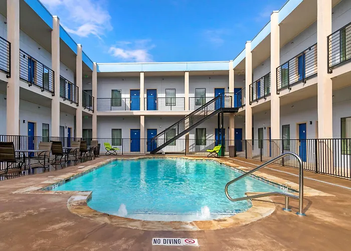 Quality Inn & Suites Elgin