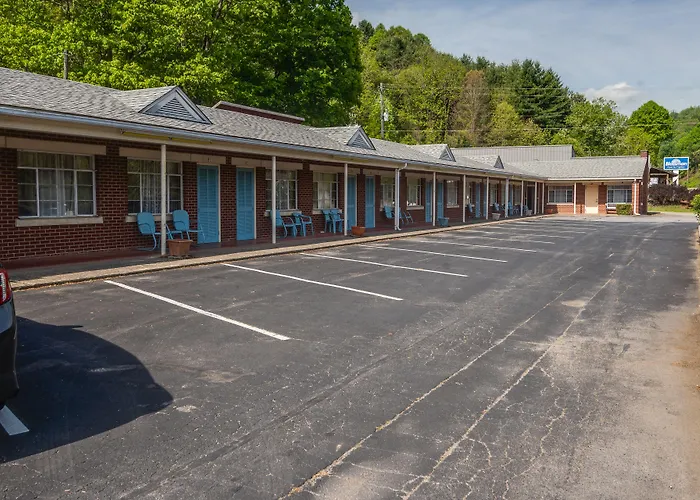 Parkway Inn