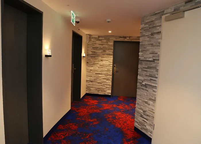 My Home Hotel - Free Parking , Ac