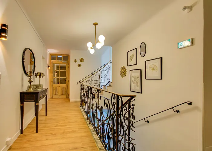 Logis Hotel Le Blason De Provence