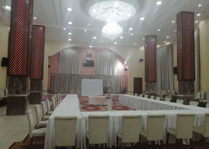 Hotel Oasis Palace