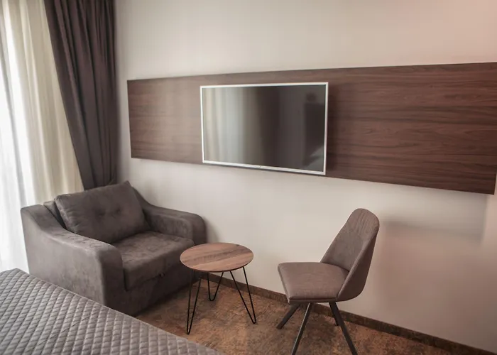 Qama Hotel