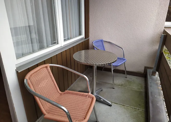 Hotel Sherlock Holmes "Nur 200 M Zur Gondelbahn Hasliberg"