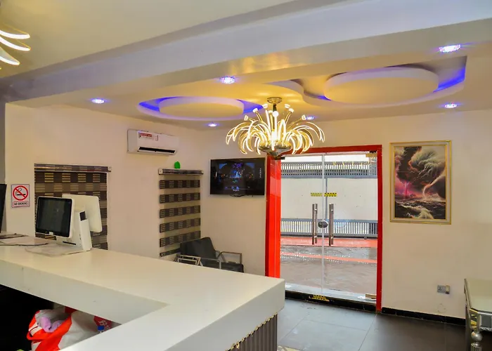 Triple Tee Luxury Hotel & Service Apartments Surulere