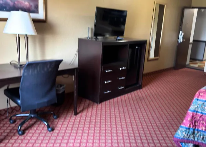 Broadway Inn & Suites Okc