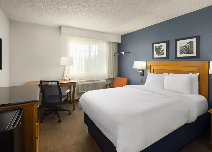 Harbor Town, BW Signature Collection