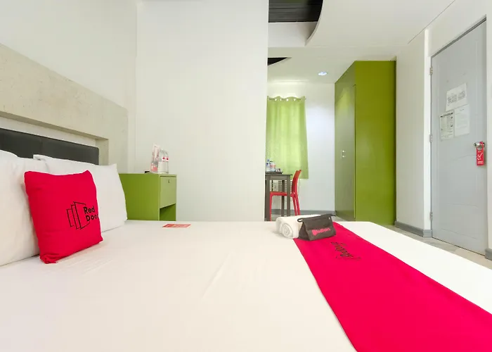 Reddoorz Near Waltermart Subic