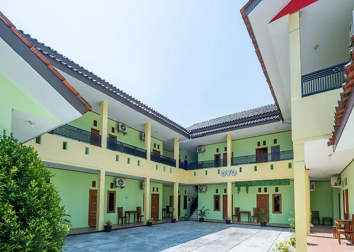Oyo 1399 Cemara Residence Syariah