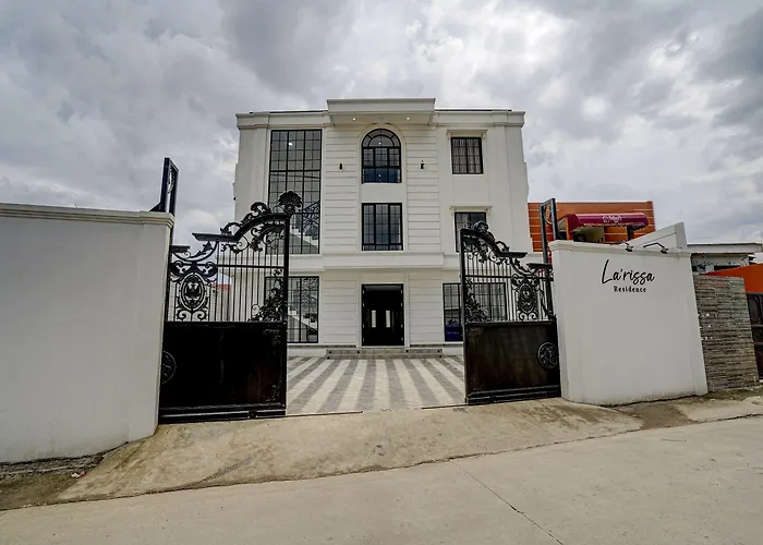 Oyo Capital O 90164 La'Rissa Residence
