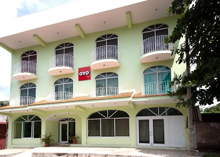 Oyo Hotel Estacion,Jose Cardel,Parque Central Revolucion