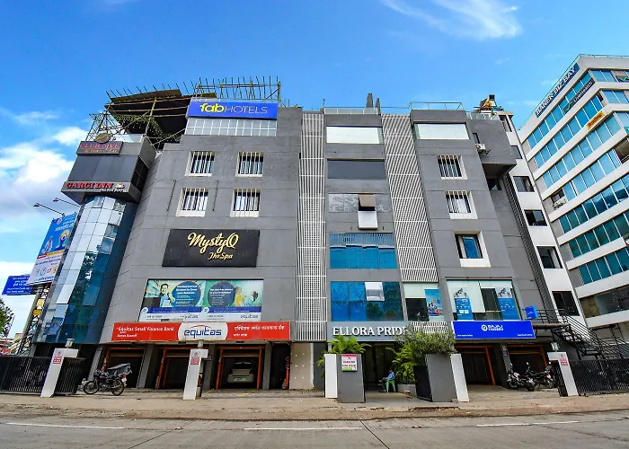 Fabhotel Gargi Inn - Nr Balewadi Stadium