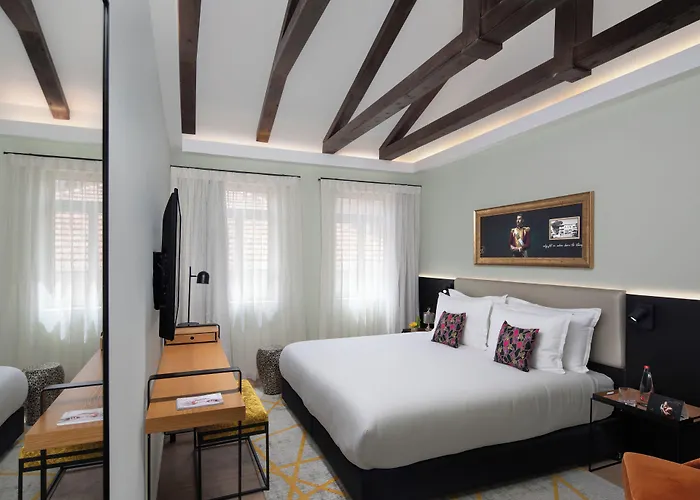 Rephael House Boutique Hotel