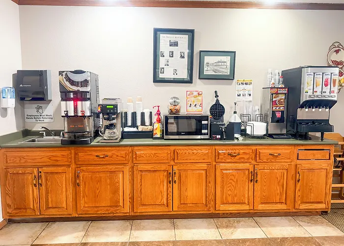 Country Trails Inn &Suites