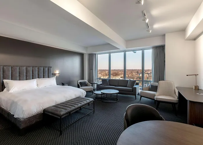 Hotel Chauncey Iowa City, Tapestry Collection By Hilton
