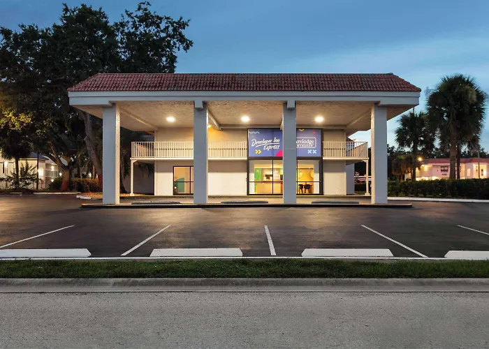Travelodge By Wyndham Orlando Lake Buena Vista South