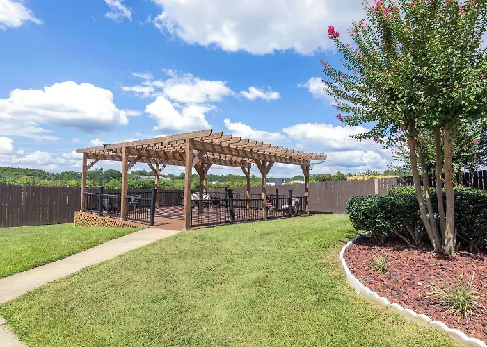 Ramada By Wyndham Studio Suites Dothan