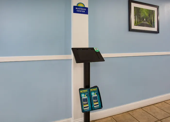 Travelodge By Wyndham Livonia Canton Novi Detroit Area