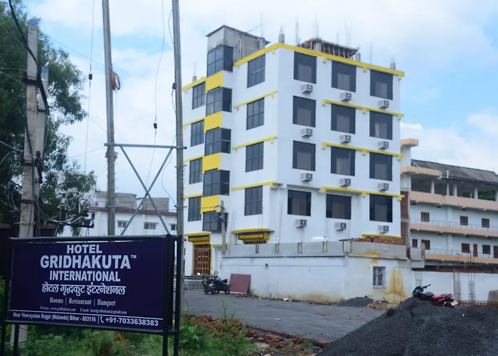 Hotel Gridhakuta International