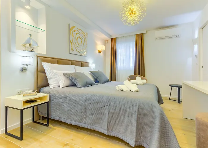 Irini Luxury Rooms