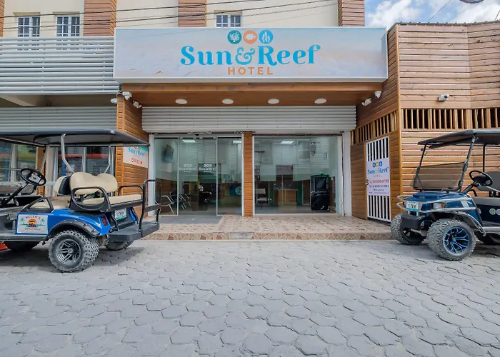 Voyager Sun & Reef Hotel