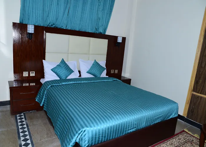 Canari Hotel Kashmir View