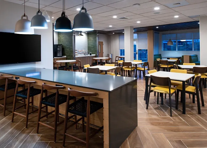 Fairfield Inn & Suites By Marriott Charlotte University Research Park