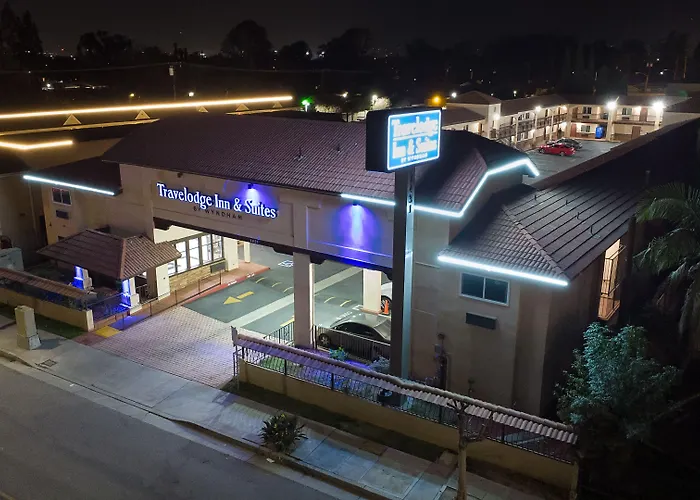 Travelodge Inn & Suites By Wyndham West Covina