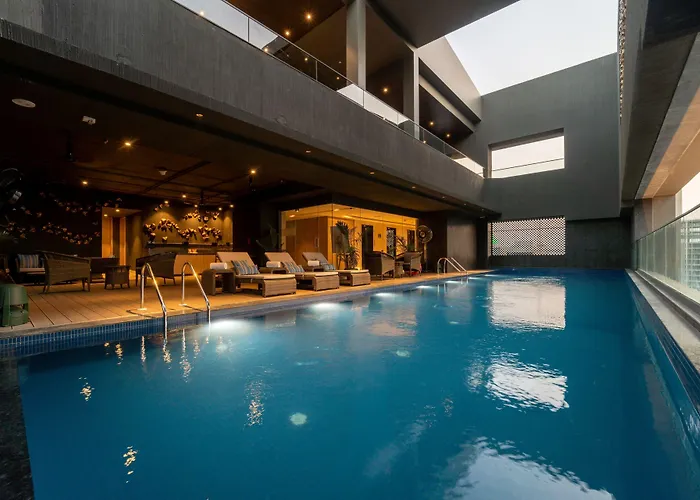 Courtyard By Marriott Vadodara