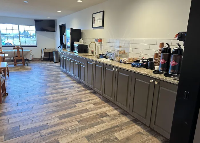 Crossroads Hotel
