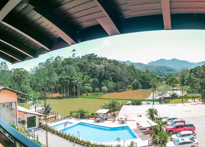 Village Du Lac Hotel