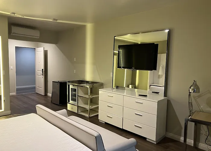 ASPIRE INN&SUITES Orange