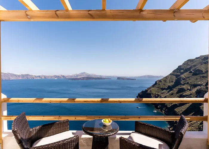 Evanthia Best View Thirassia Island Hotel
